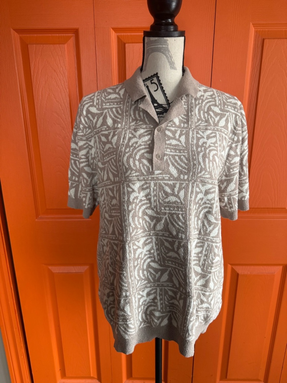 Men's Short Sleeve Polo in Beige and White Knit Pattern
